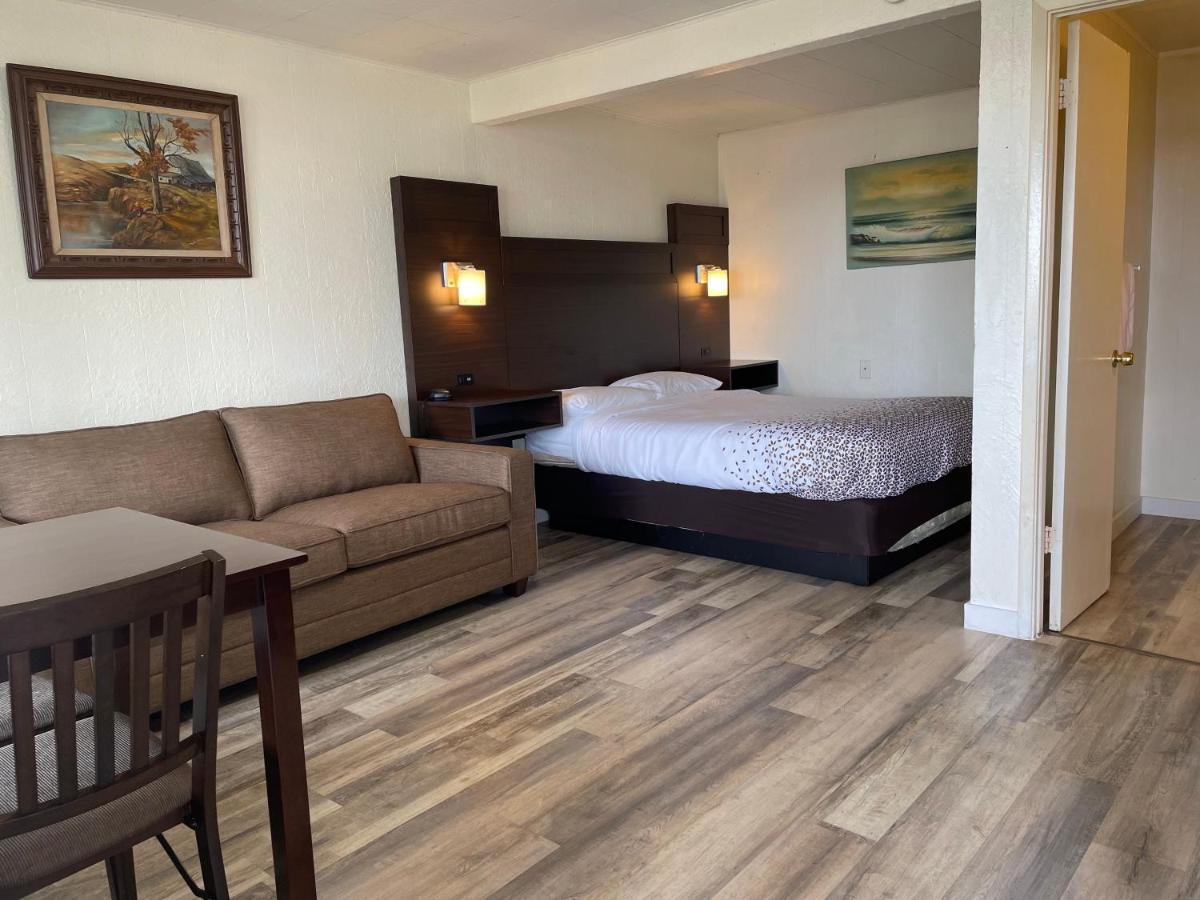 Holiday Motel Westport Extérieur photo
